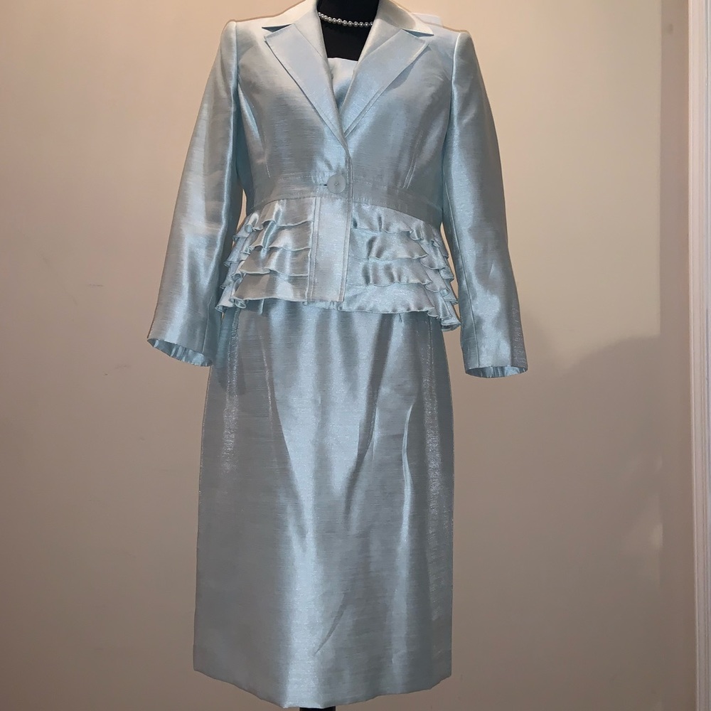 LIKE NEW 3 Piece Kasper Suit